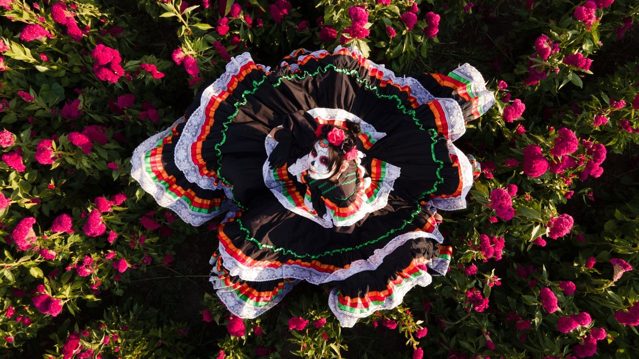 Stay Online in Mexico During Dia de los Muertos 2026