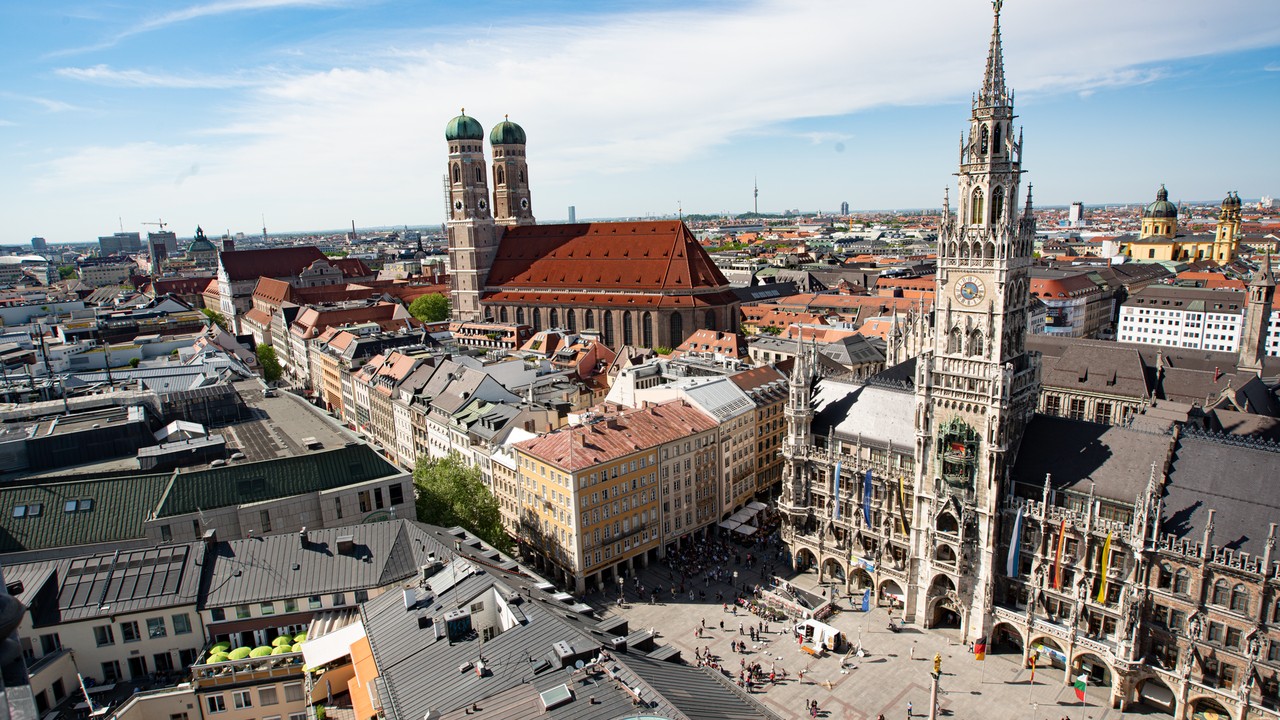 Ultimate Connectivity Tips for Oktoberfest 2026