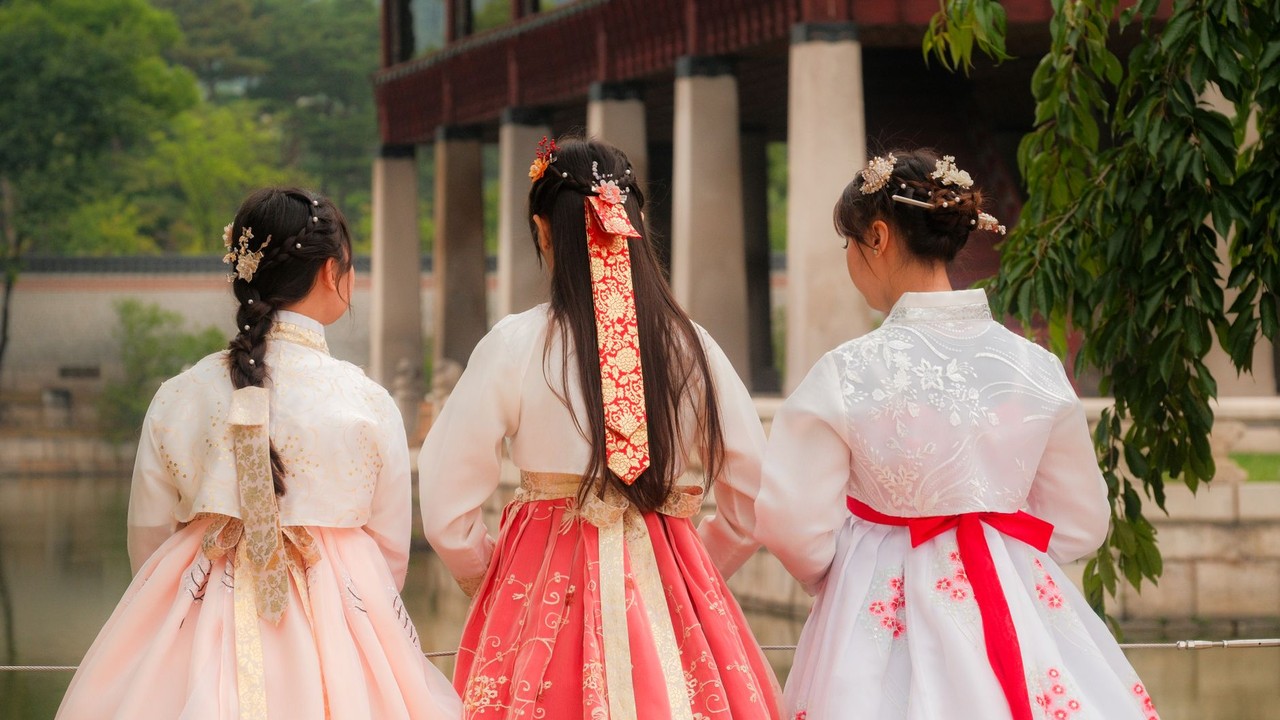 South Korea eSIM: Stay Connected During Chuseok