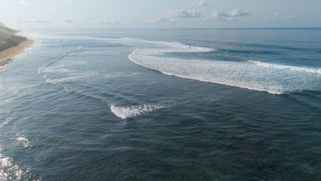 Best eSIM Options for Bali’s Surf Season 2026