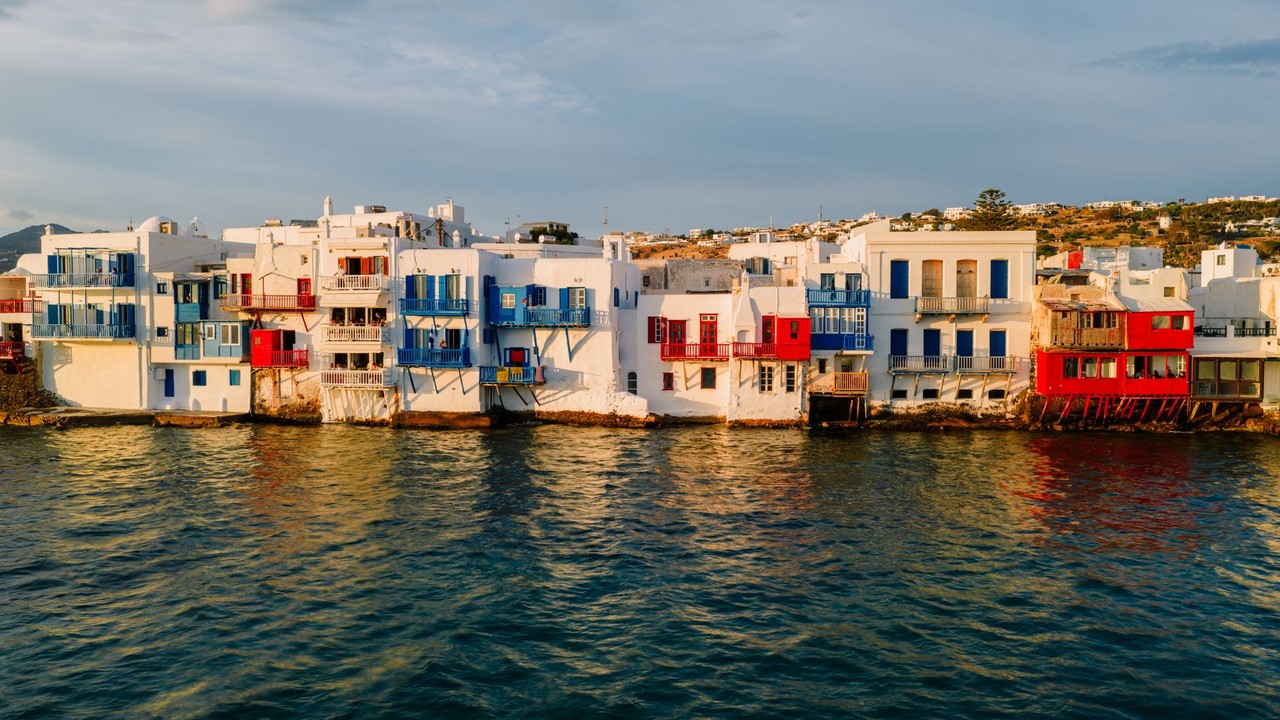 Best eSIM for Greece Island Hopping in Summer 2026