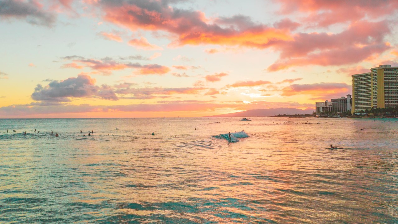 Best eSIM for Hawaii Surf Events Fall 2026
