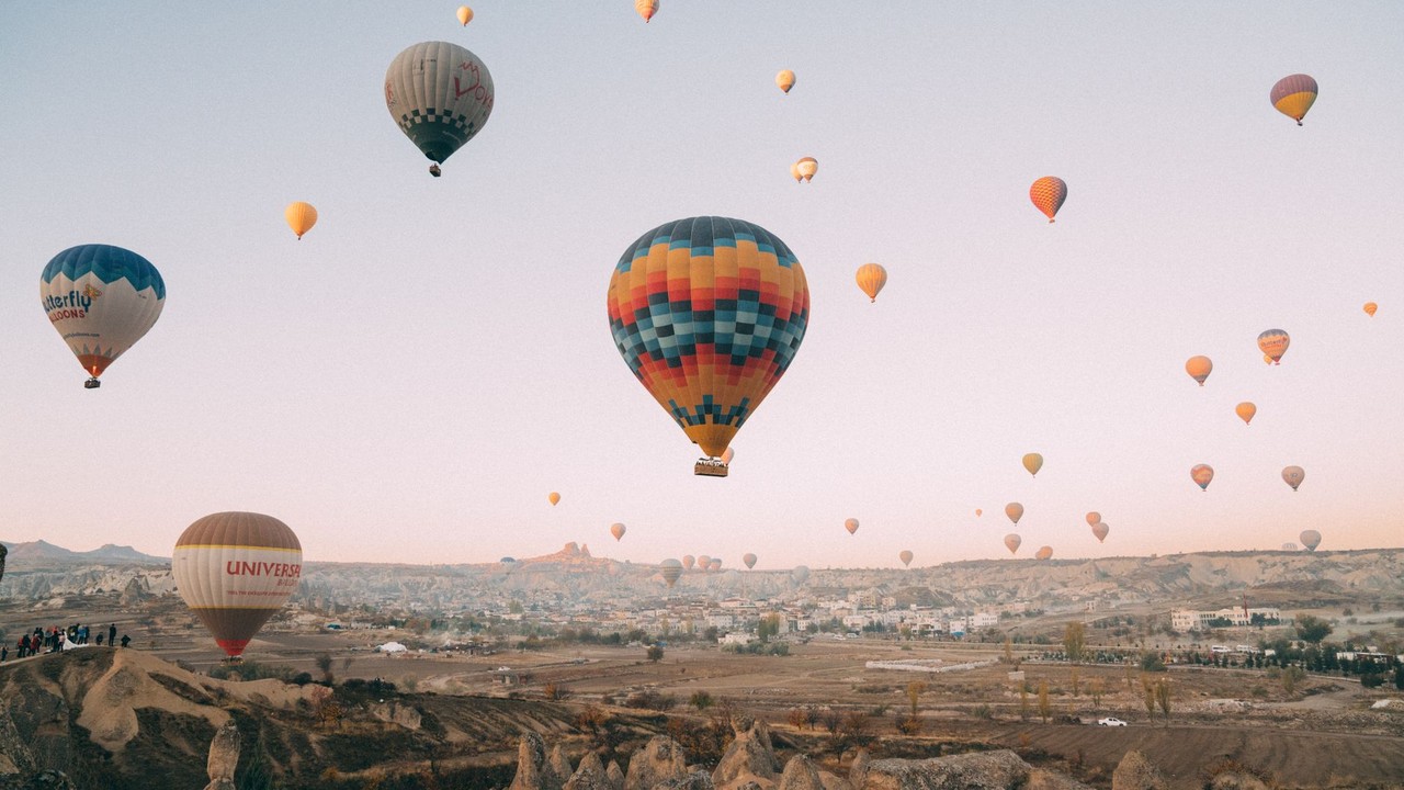 Staying Connected at the 2026 Albuquerque Balloon Fiesta