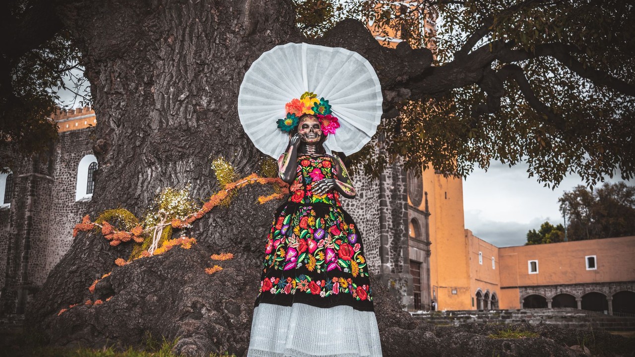 Best eSIM for Mexico’s Día de los Muertos 2026
